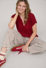 Load image into Gallery viewer, SPLIT NECK SHORT SLEEVE KNIT PULLOVER : RED