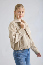 Load image into Gallery viewer, Trench it short Khaki