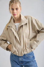Load image into Gallery viewer, Trench it short Khaki
