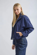 Load image into Gallery viewer, Trench it short Navy