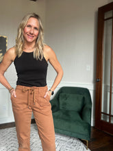 Load image into Gallery viewer, Judy Blue Jog it out Joggers - Camel