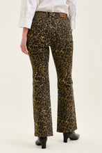 Load image into Gallery viewer, Judy Blue Leopard Print Bootcut
