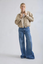 Load image into Gallery viewer, Trench it short Khaki
