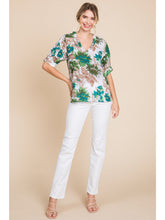 Load image into Gallery viewer, Coming Up Flowers V-Neck (Green)
