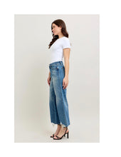Load image into Gallery viewer, Judy Blue Wide Leg Crop
